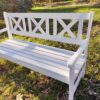 Vit trädgårdsbänk i furu – September